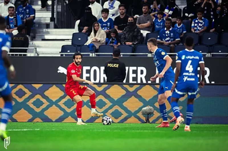 الهلال يتأهل إلى دور النخبة في أبطال آسيا بفوز ثنائي على القادسية (فيديو)