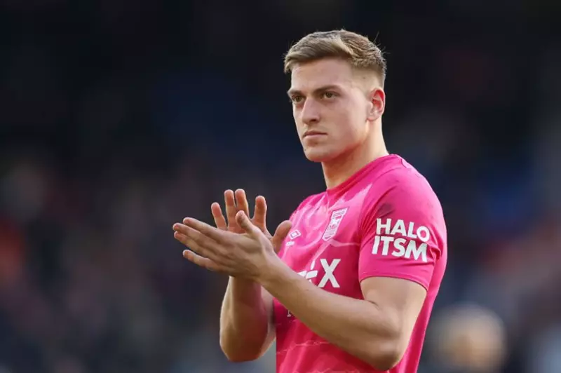 رومانو: صراع مثير بين إيفرتون وتشيلسي ومانشستر يونايتد على ضم ليام ديلاب