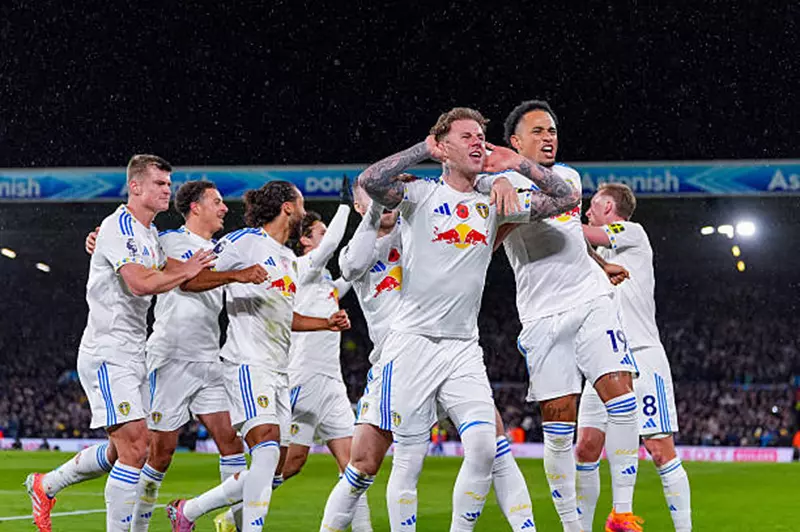 سقوط سانتو مستمر.. ليدز يونايتد يزيد أوجاع وست هام